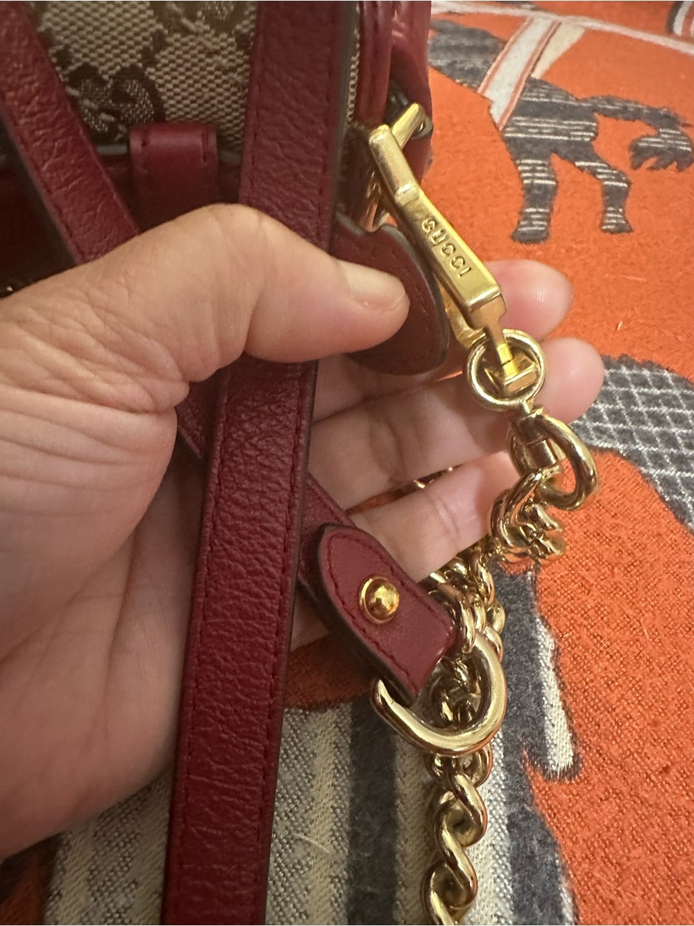 GUCCI ❤️🌟 BEIGE GG CANVAS TOP HANDLE SATCHEL W/ CHERRY RED TRIMMING ⭐️ - Picture 8 of 13
